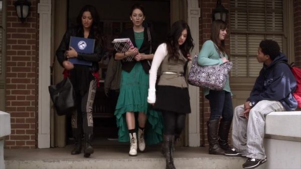PLL_S04E03_720p_JACK_Up_DownloadSeriesHere_0912.jpg