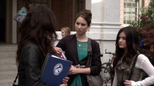 PLL_S04E03_720p_JACK_Up_DownloadSeriesHere_0943.jpg
