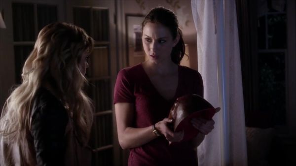PLL_S04E03_720p_JACK_Up_DownloadSeriesHere_2301.jpg