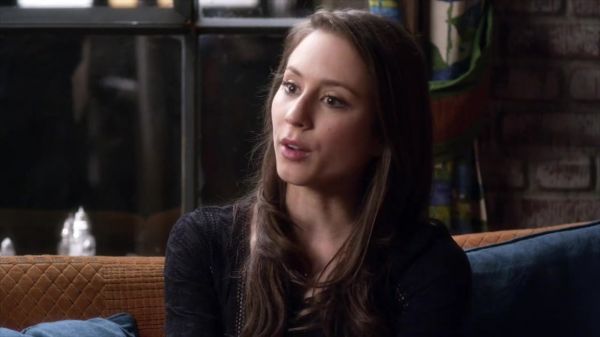 PLL_S04E04_720p_JACK_Up_DownloadSeriesHere_0320.jpg