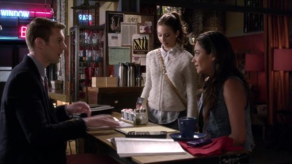 PLL_S04E05_720p_JACK_Up_DownloadSeriesHere_0856.jpg