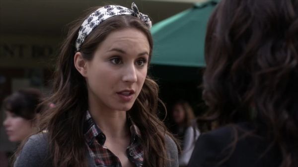 PLL_S04E05_720p_JACK_Up_DownloadSeriesHere_1329.jpg
