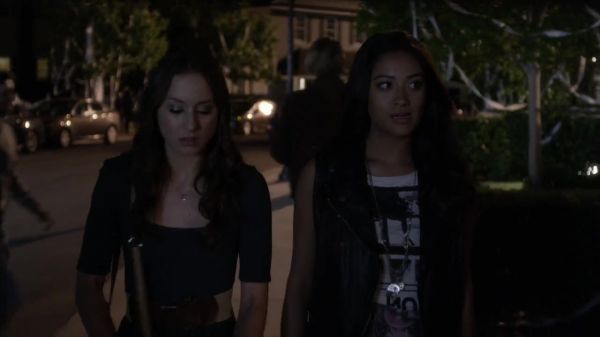 PLL_S04E05_720p_JACK_Up_DownloadSeriesHere_1716.jpg