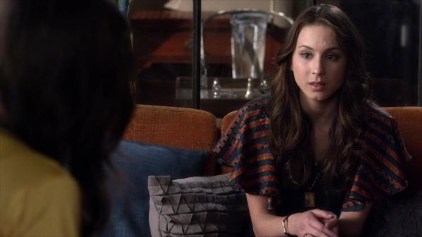 PLL_S04E06_720p_JACK_Up_DownloadSeriesHere_0501.jpg