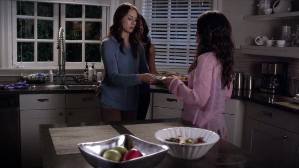 PLL_S04E07_720p_JACK_Up_DownloadSeriesHere_0137.jpg