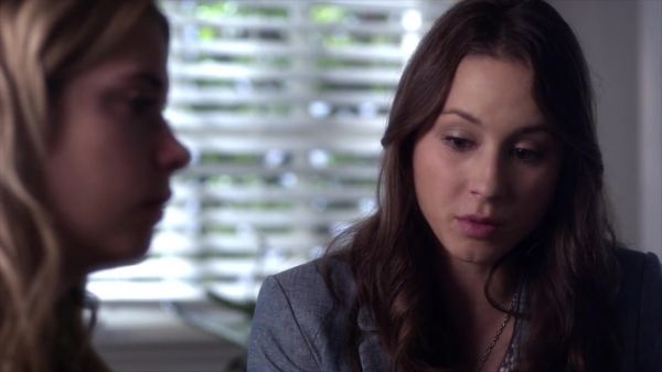 PLL_S04E07_720p_JACK_Up_DownloadSeriesHere_1144.jpg
