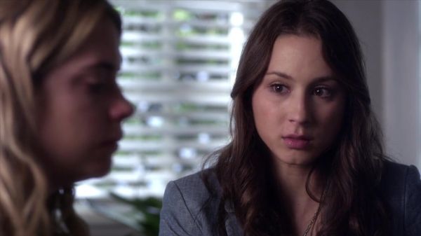 PLL_S04E07_720p_JACK_Up_DownloadSeriesHere_1177.jpg