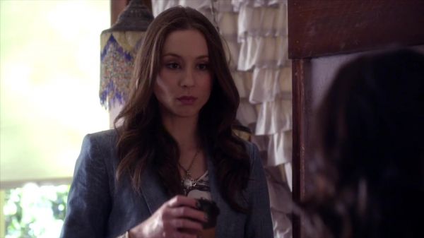 PLL_S04E07_720p_JACK_Up_DownloadSeriesHere_1361.jpg