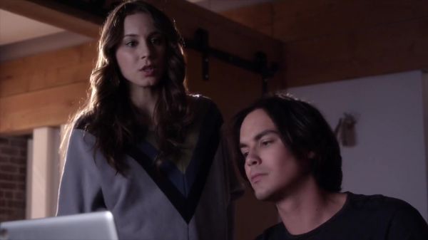 PLL_S04E07_720p_JACK_Up_DownloadSeriesHere_2060.jpg
