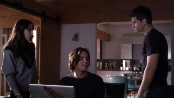 PLL_S04E07_720p_JACK_Up_DownloadSeriesHere_2082.jpg