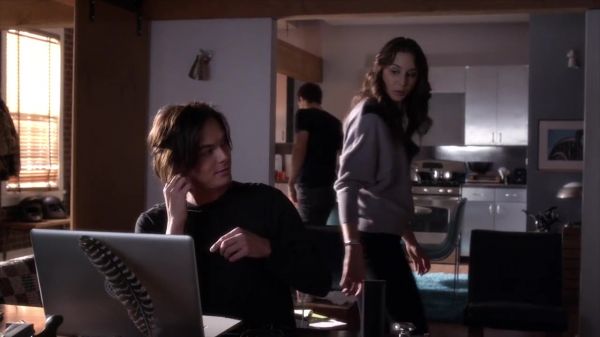 PLL_S04E07_720p_JACK_Up_DownloadSeriesHere_2086.jpg