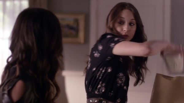 PLL_S04E09_720p_JACK_Up_DownloadSeriesHere_1054.jpg