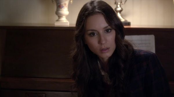 PLL_S04E10_720p_JACK_Up_DownloadSeriesHere_1939.jpg