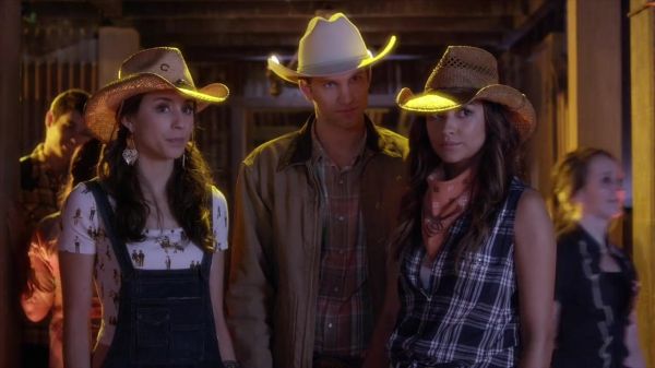 PLL_S04E11_720p_JACK_Up_DownloadSeriesHere_1651.jpg