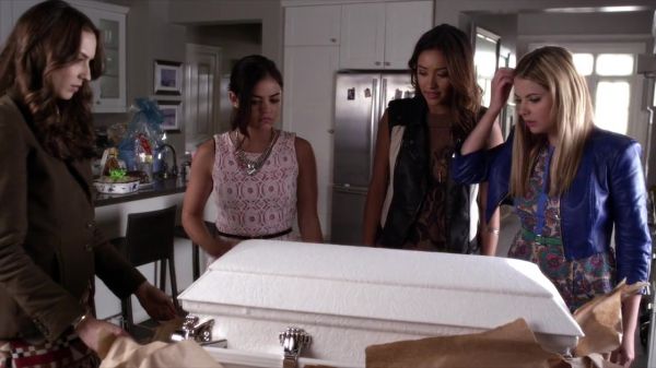 PLL_S04E12_720p_JACK_Up_DownloadSeriesHere_0502.jpg