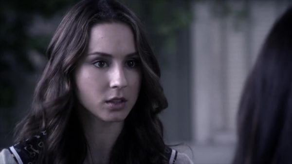 PLL_S04E12_720p_JACK_Up_DownloadSeriesHere_1668.jpg