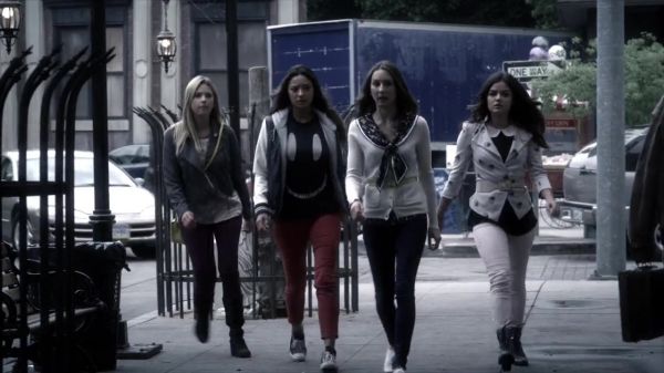 PLL_S04E12_720p_JACK_Up_DownloadSeriesHere_1929.jpg