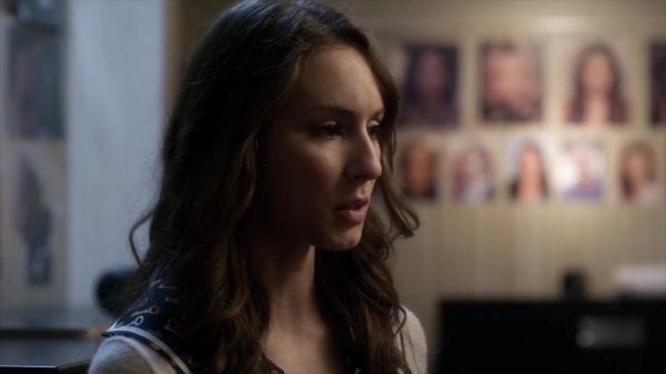 PLL_S04E12_720p_JACK_Up_DownloadSeriesHere_2203.jpg
