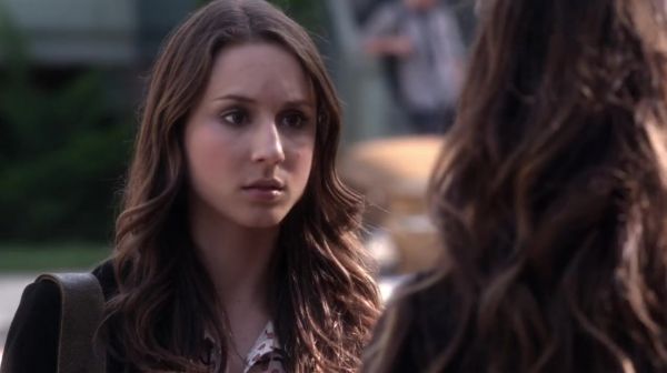 PLL_S04E14_720p_JACK_Up_DownloadSeriesHere_0445.jpg