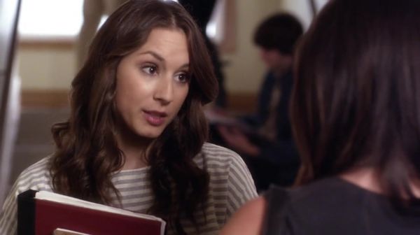 PLL_S04E15_720p_JACK_Up_DownloadSeriesHere_0562.jpg