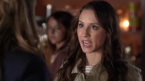 PLL_S04E15_720p_JACK_Up_DownloadSeriesHere_1269.jpg