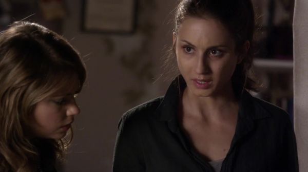 PLL_S04E18_720p_JACK_Up_DownloadSeriesHere_2343.jpg