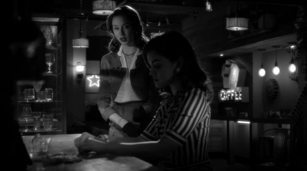 PLL_S04E19_720p_JACK_Up_DownloadSeriesHere_1868.jpg