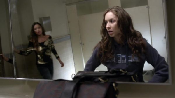PLL_S04E20_720p_JACK_Up_DownloadSeriesHere_0182.jpg