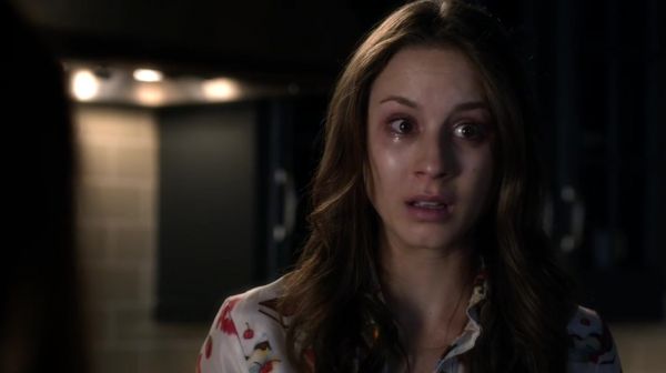 PLL_S04E20_720p_JACK_Up_DownloadSeriesHere_0802.jpg