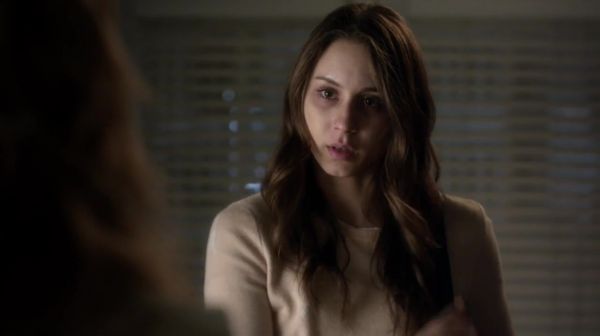 PLL_S04E20_720p_JACK_Up_DownloadSeriesHere_0986.jpg