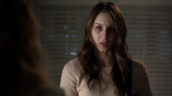 PLL_S04E20_720p_JACK_Up_DownloadSeriesHere_0988.jpg