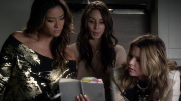 PLL_S04E20_720p_JACK_Up_DownloadSeriesHere_1011.jpg