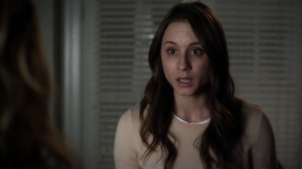 PLL_S04E20_720p_JACK_Up_DownloadSeriesHere_1031.jpg