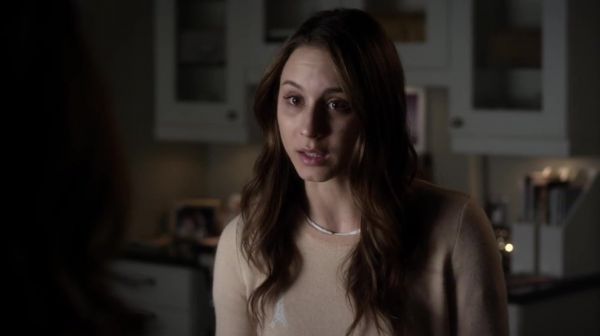PLL_S04E20_720p_JACK_Up_DownloadSeriesHere_1041.jpg