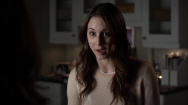 PLL_S04E20_720p_JACK_Up_DownloadSeriesHere_1042.jpg
