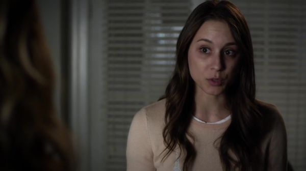 PLL_S04E20_720p_JACK_Up_DownloadSeriesHere_1047.jpg