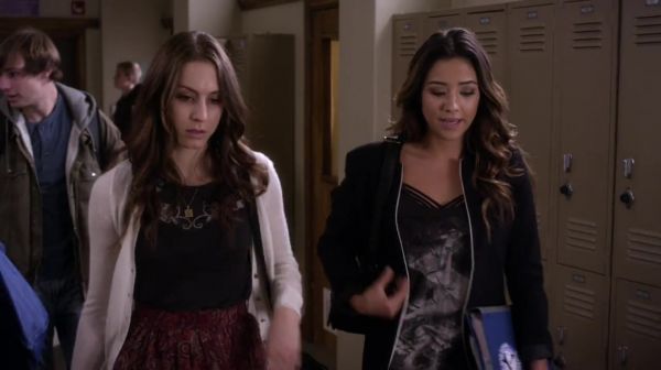 PLL_S04E21_720p_JACK_Up_DownloadSeriesHere_1144.jpg