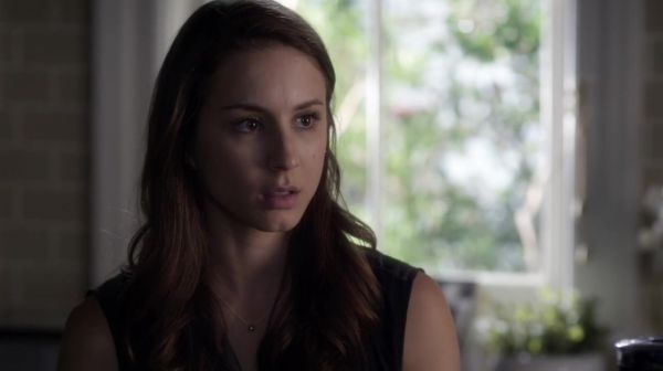 PLL_S04E22_720p_JACK_Up_DownloadSeriesHere_0976.jpg