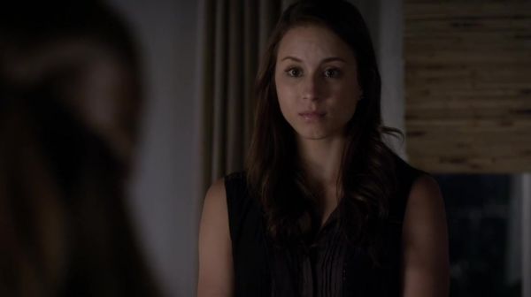 PLL_S04E22_720p_JACK_Up_DownloadSeriesHere_1304.jpg
