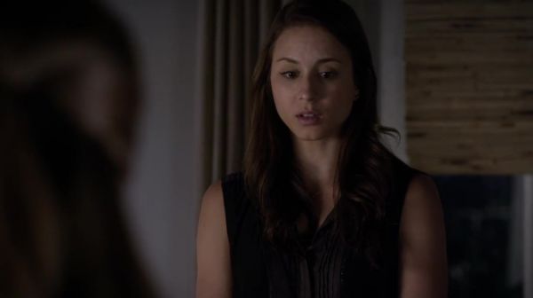 PLL_S04E22_720p_JACK_Up_DownloadSeriesHere_1306.jpg