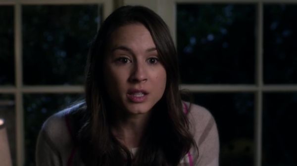 PLL_S04E22_720p_JACK_Up_DownloadSeriesHere_2302.jpg