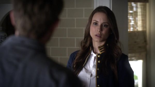 PLL_S04E23_720p_JACK_Up_DownloadSeriesHere_0392.jpg