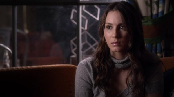 PLL_S04E23_720p_JACK_Up_DownloadSeriesHere_1304.jpg
