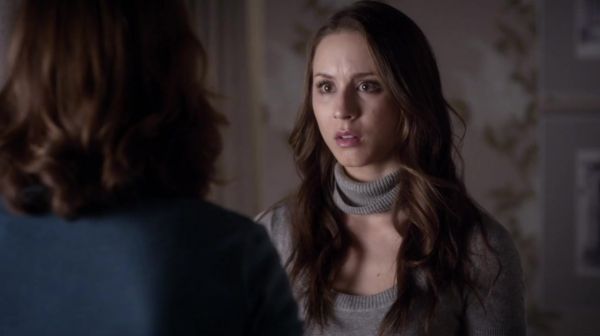PLL_S04E23_720p_JACK_Up_DownloadSeriesHere_1366.jpg