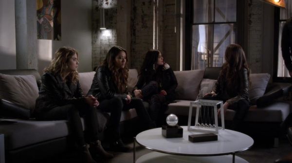 PLL_S04E24_720p_JACK_Up_DownloadSeriesHere_0088.jpg