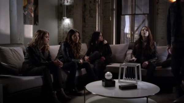 PLL_S04E24_720p_JACK_Up_DownloadSeriesHere_0089.jpg