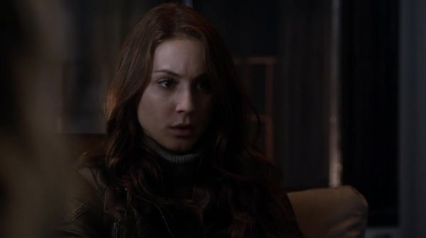PLL_S04E24_720p_JACK_Up_DownloadSeriesHere_0099.jpg