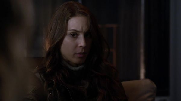PLL_S04E24_720p_JACK_Up_DownloadSeriesHere_0102.jpg