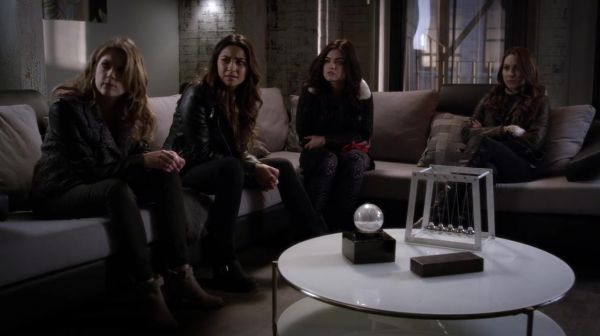 PLL_S04E24_720p_JACK_Up_DownloadSeriesHere_0119.jpg
