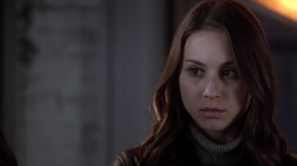 PLL_S04E24_720p_JACK_Up_DownloadSeriesHere_0160.jpg